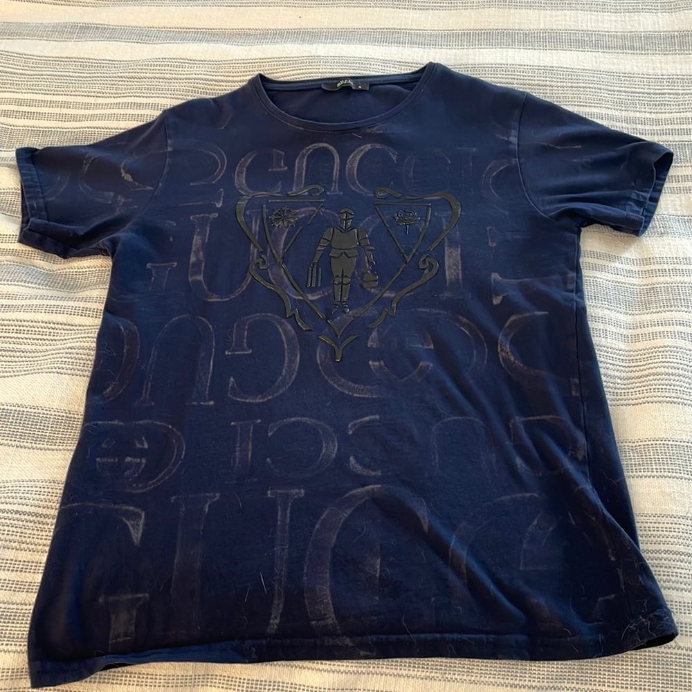 Men’s Gucci t shirt.